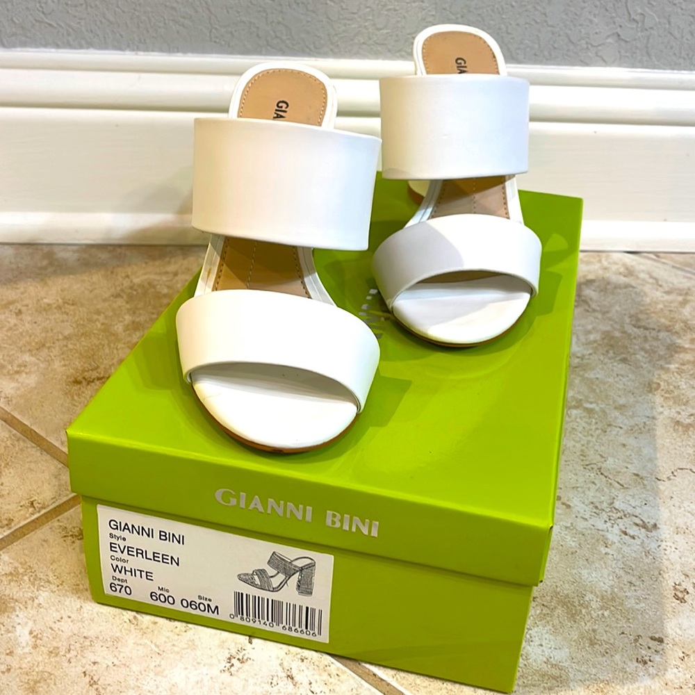 Gianni Bini white leather heeled slides